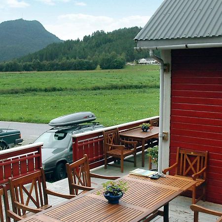 Three-Bedroom Holiday home in Isfjorden Torvik Rom bilde